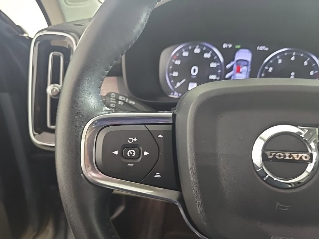 2020 Volvo XC40 Momentum