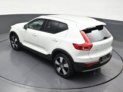 2021 Volvo XC40 Momentum