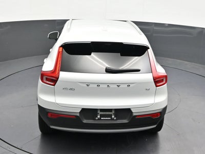 2021 Volvo XC40 Momentum