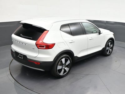 2021 Volvo XC40 Momentum