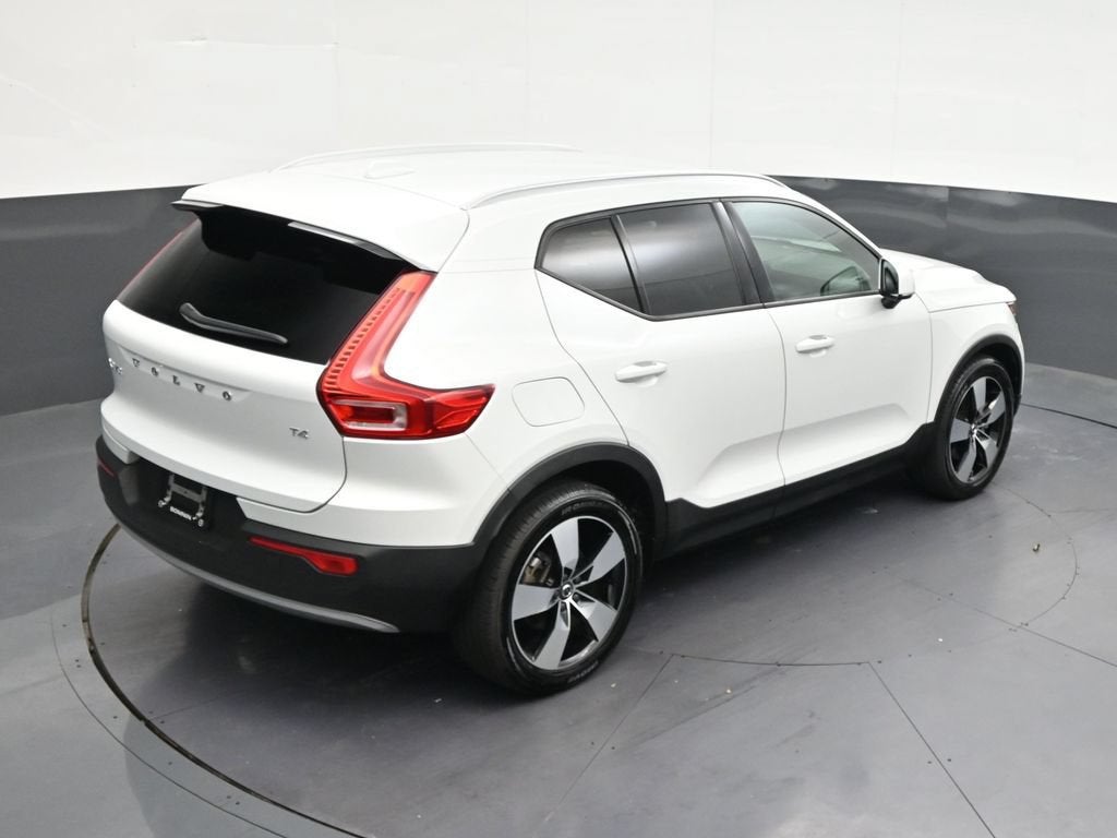 2021 Volvo XC40 Momentum