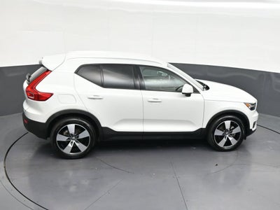2021 Volvo XC40 Momentum