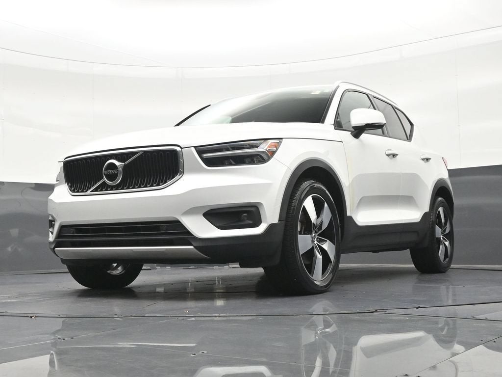 2021 Volvo XC40 Momentum