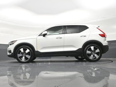 2021 Volvo XC40 Momentum