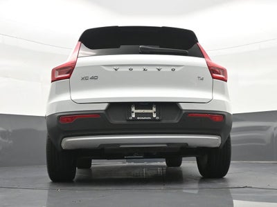 2021 Volvo XC40 Momentum