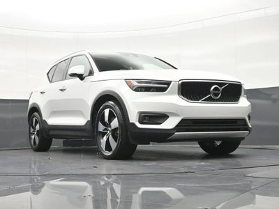 2021 Volvo XC40 Momentum