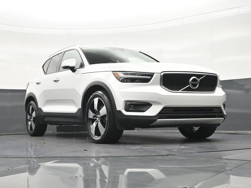 2021 Volvo XC40 Momentum