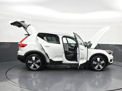 2021 Volvo XC40 Momentum