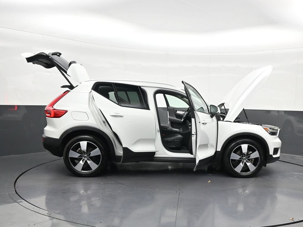 2021 Volvo XC40 Momentum
