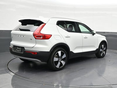 2021 Volvo XC40 Momentum