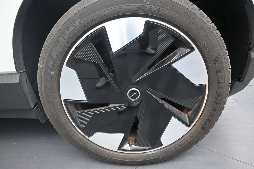 2025 Volvo EX30 Plus