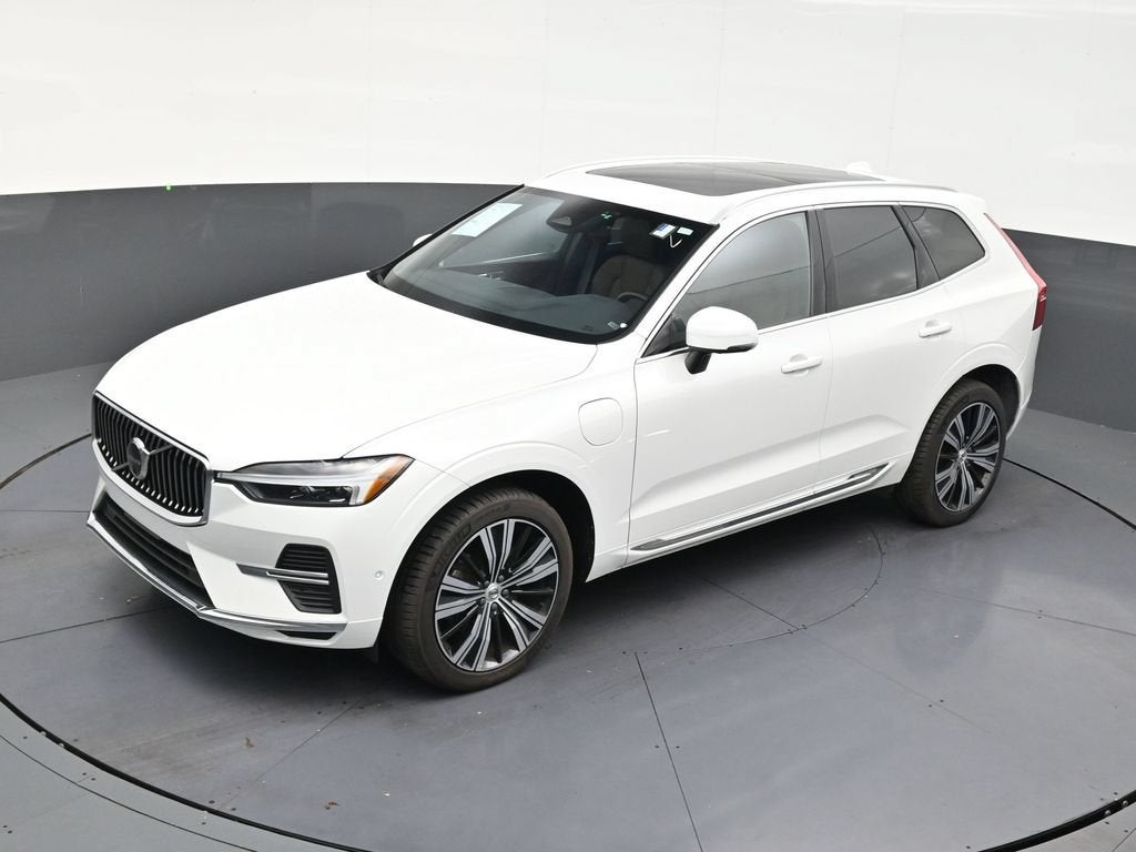 2023 Volvo XC60 Recharge Plug-In Hybrid T8 Plus Bright Theme