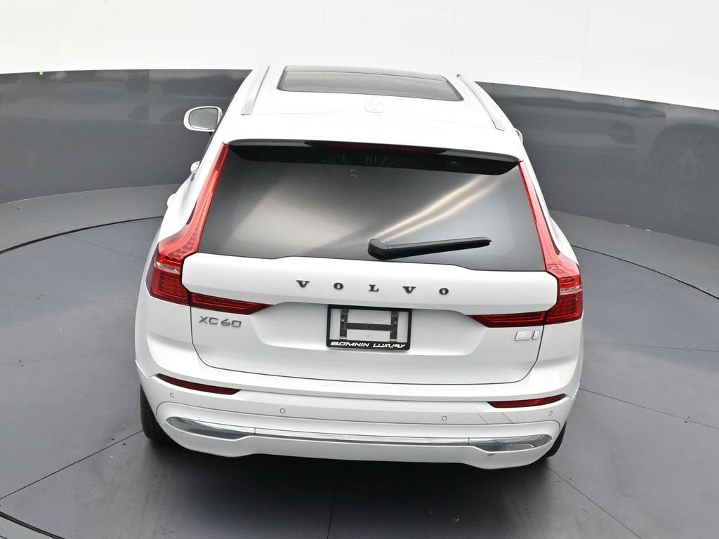 2023 Volvo XC60 Recharge Plug-In Hybrid T8 Plus Bright Theme