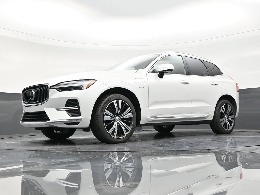2023 Volvo XC60 Recharge Plug-In Hybrid T8 Plus Bright Theme