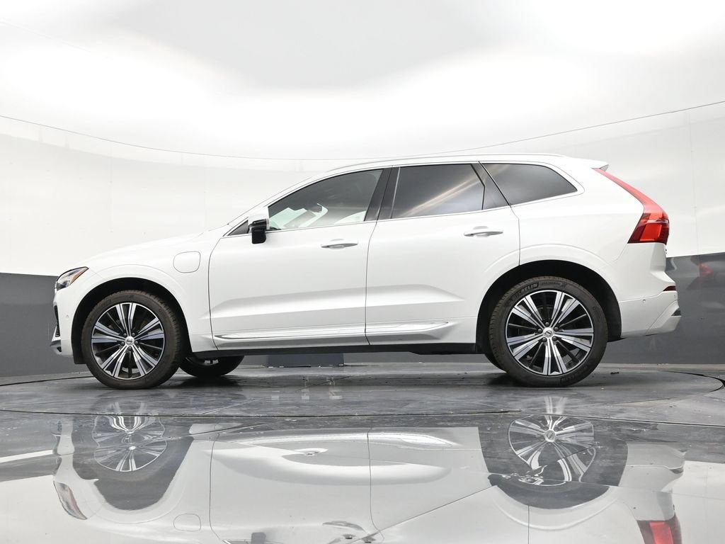 2023 Volvo XC60 Recharge Plug-In Hybrid T8 Plus Bright Theme