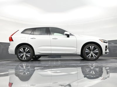 2023 Volvo XC60 Recharge Plug-In Hybrid T8 Plus Bright Theme