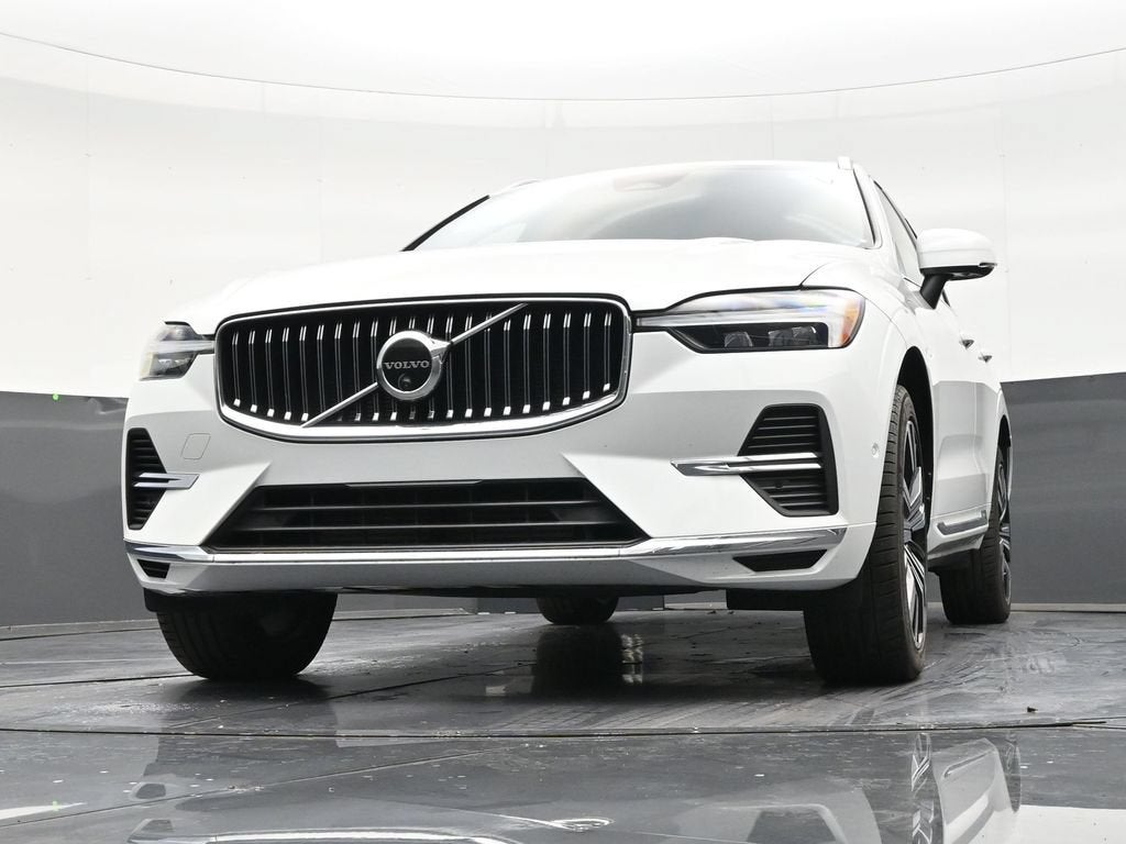 2023 Volvo XC60 Recharge Plug-In Hybrid T8 Plus Bright Theme
