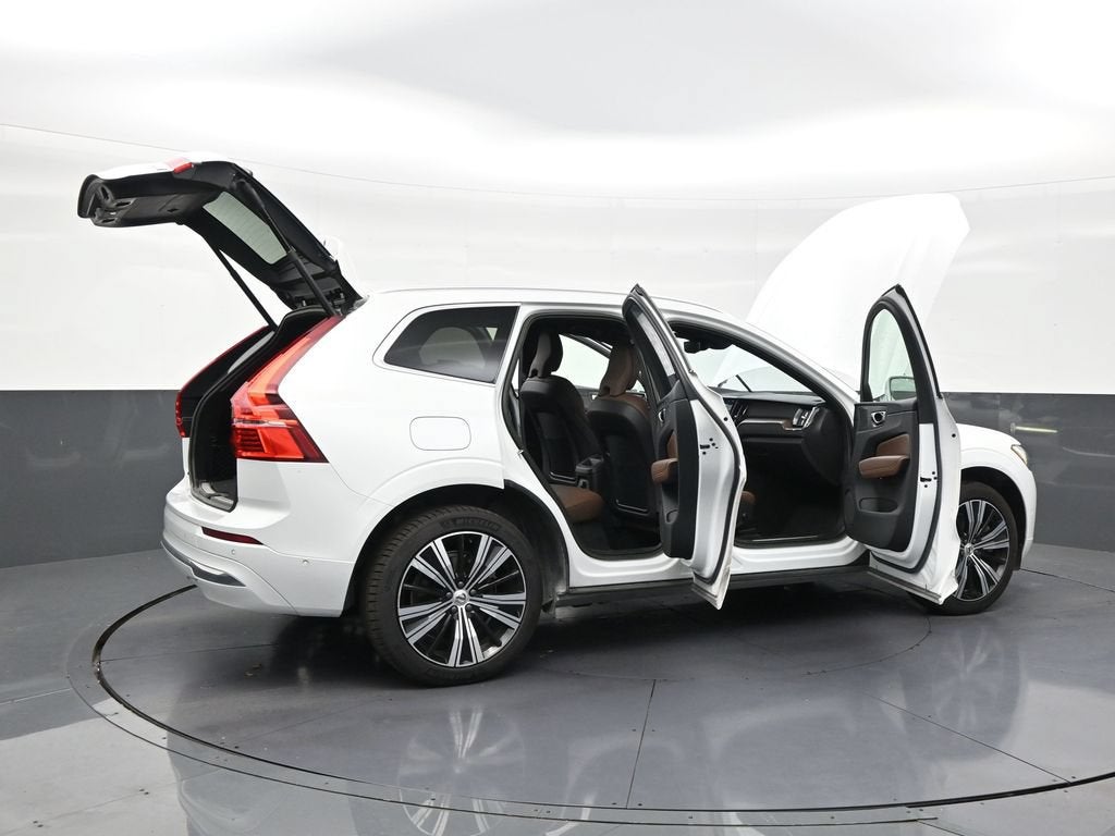 2023 Volvo XC60 Recharge Plug-In Hybrid T8 Plus Bright Theme