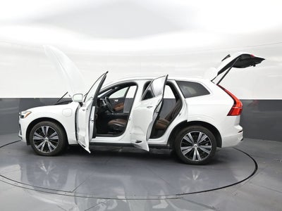 2023 Volvo XC60 Recharge Plug-In Hybrid T8 Plus Bright Theme