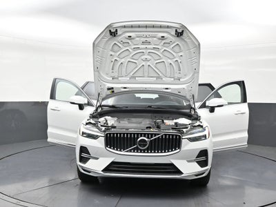 2023 Volvo XC60 Recharge Plug-In Hybrid T8 Plus Bright Theme