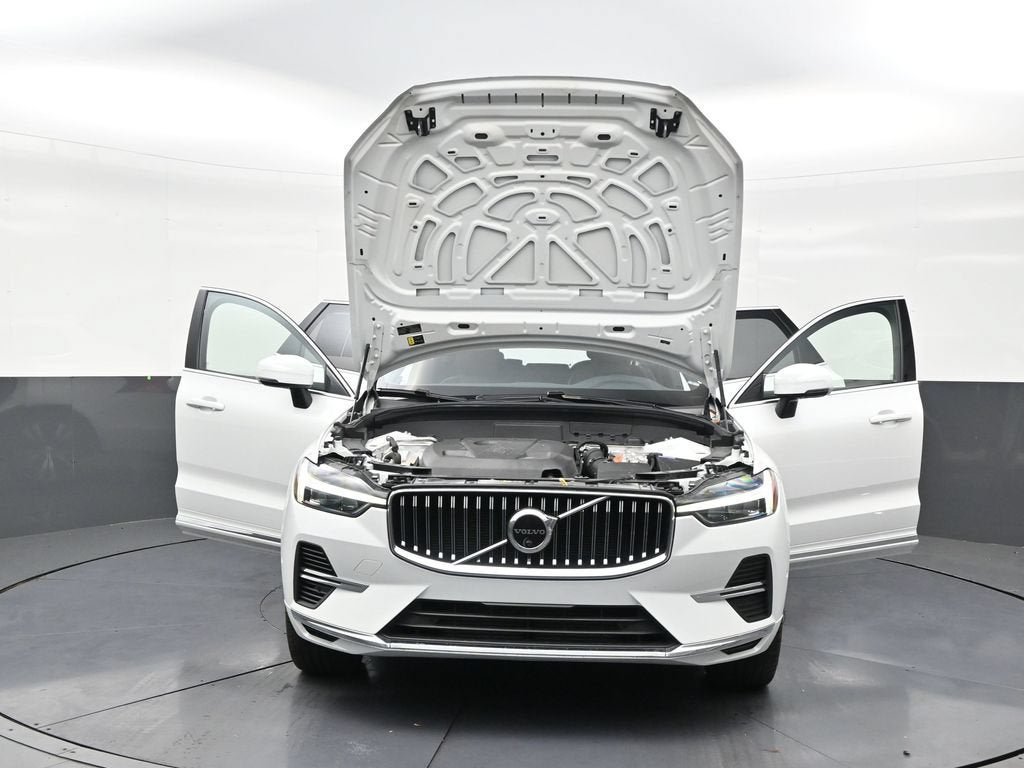 2023 Volvo XC60 Recharge Plug-In Hybrid T8 Plus Bright Theme