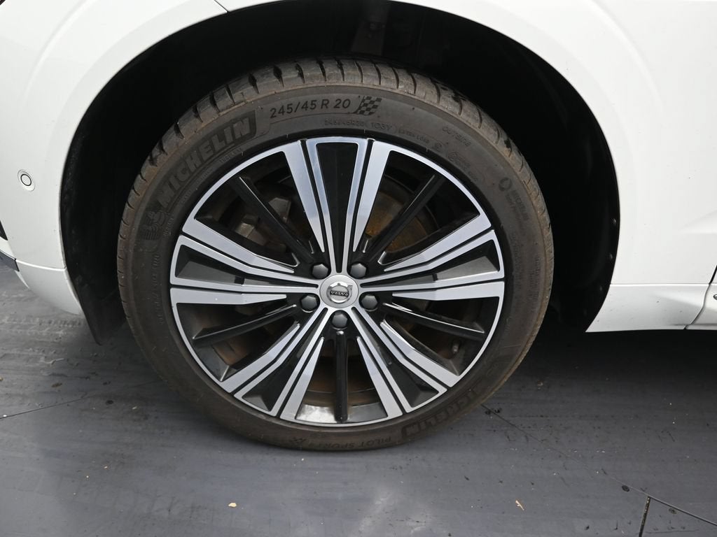 2023 Volvo XC60 Recharge Plug-In Hybrid T8 Plus Bright Theme