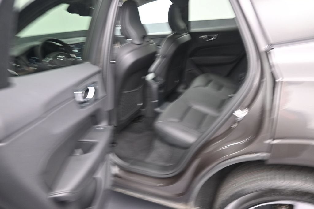 2024 Volvo XC60 Recharge Plug-In Hybrid T8 Plus Dark Theme