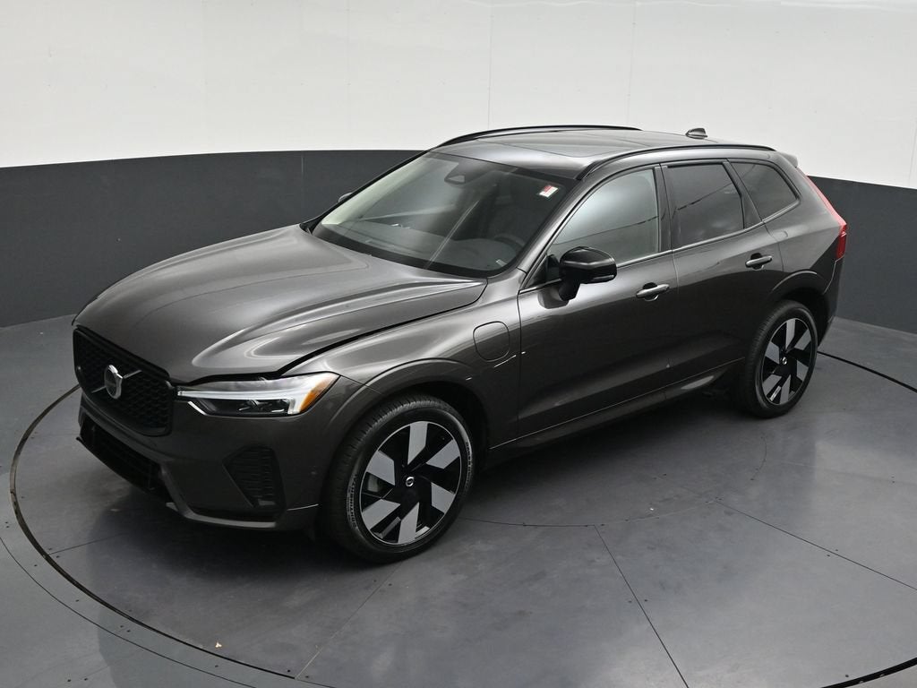 2024 Volvo XC60 Recharge Plug-In Hybrid T8 Plus Dark Theme