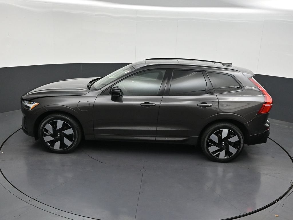 2024 Volvo XC60 Recharge Plug-In Hybrid T8 Plus Dark Theme
