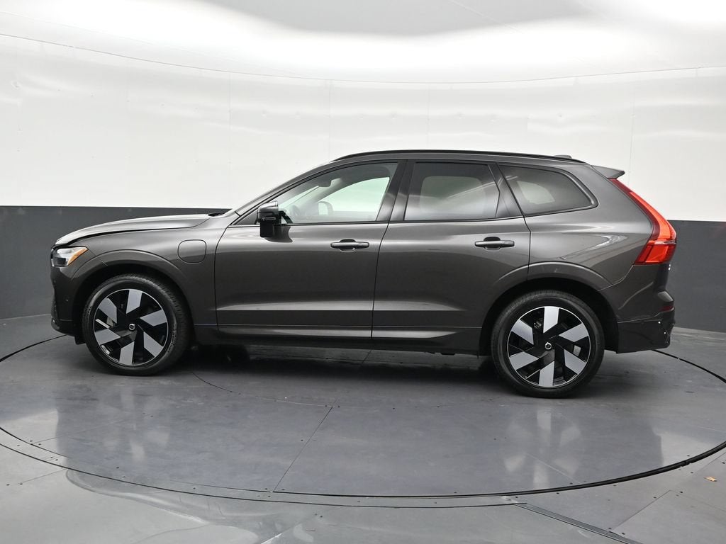 2024 Volvo XC60 Recharge Plug-In Hybrid T8 Plus Dark Theme