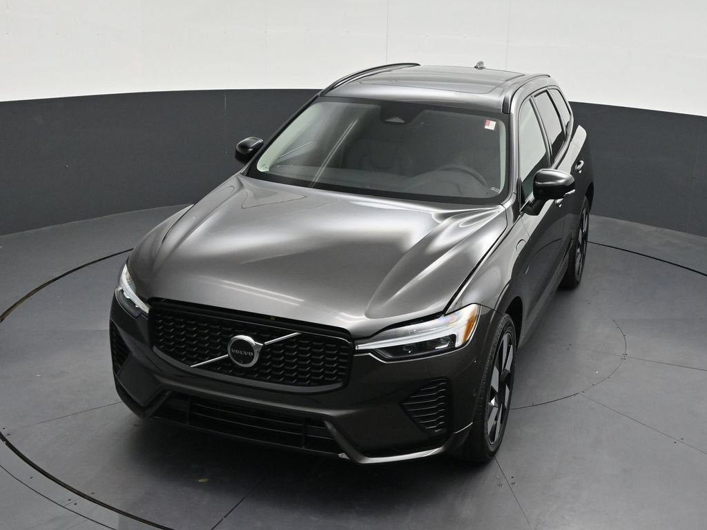 2024 Volvo XC60 Recharge Plug-In Hybrid T8 Plus Dark Theme