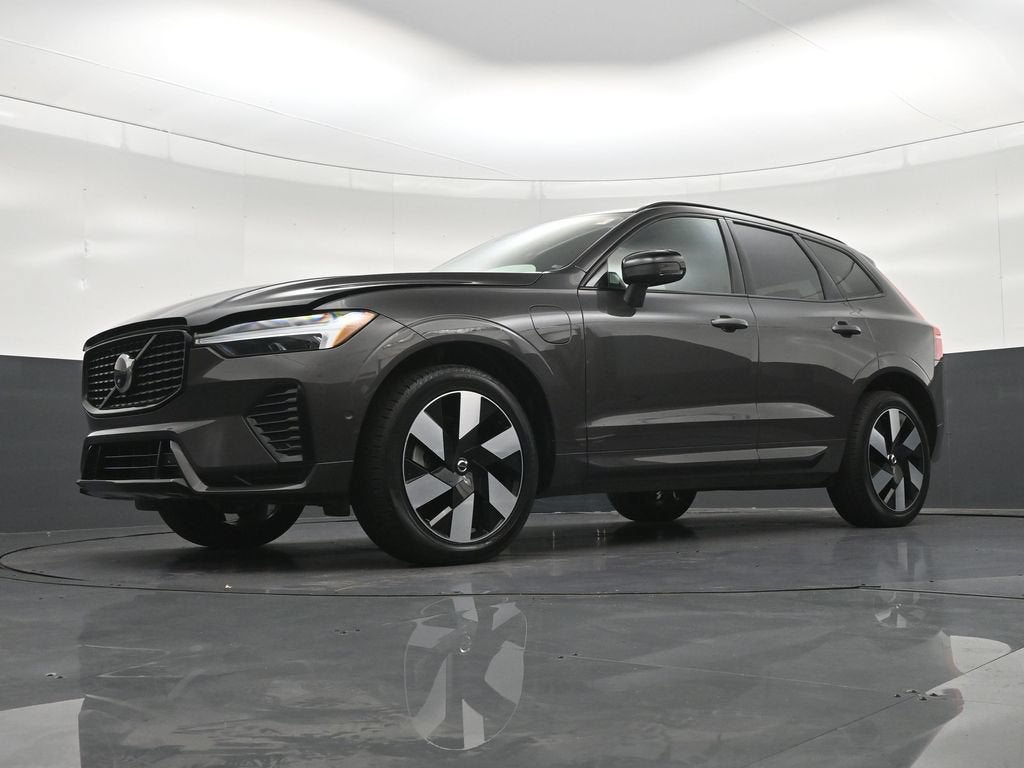 2024 Volvo XC60 Recharge Plug-In Hybrid T8 Plus Dark Theme