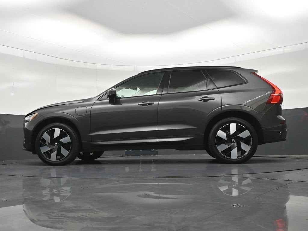 2024 Volvo XC60 Recharge Plug-In Hybrid T8 Plus Dark Theme