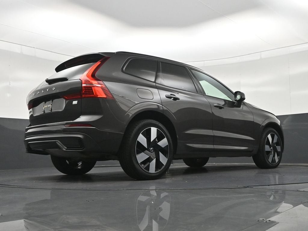 2024 Volvo XC60 Recharge Plug-In Hybrid T8 Plus Dark Theme