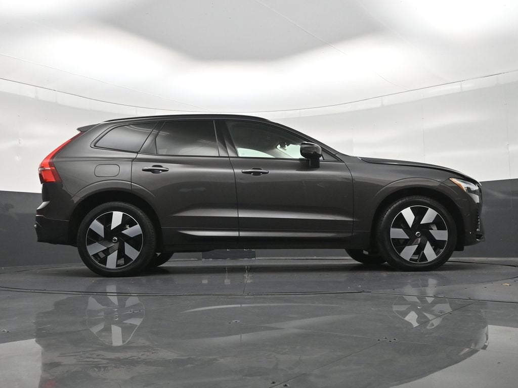 2024 Volvo XC60 Recharge Plug-In Hybrid T8 Plus Dark Theme