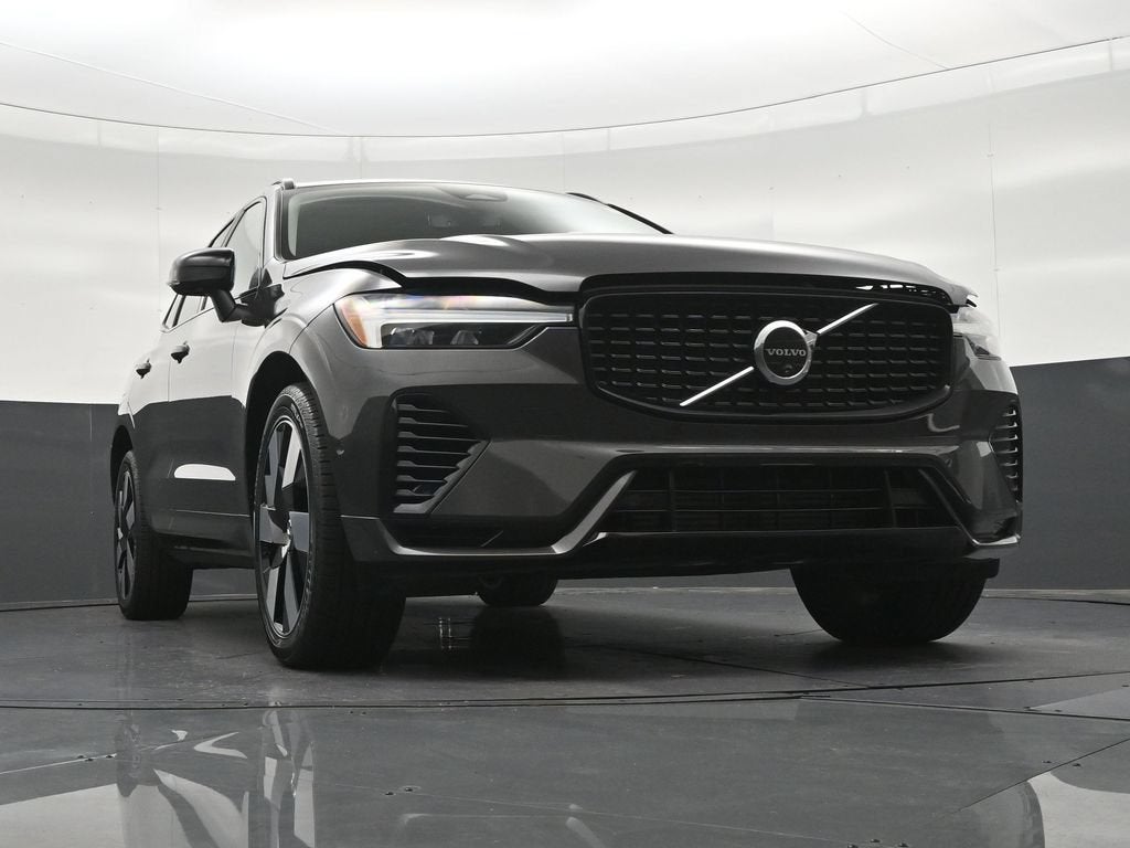 2024 Volvo XC60 Recharge Plug-In Hybrid T8 Plus Dark Theme