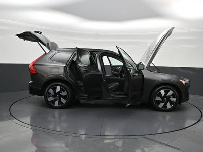 2024 Volvo XC60 Recharge Plug-In Hybrid T8 Plus Dark Theme