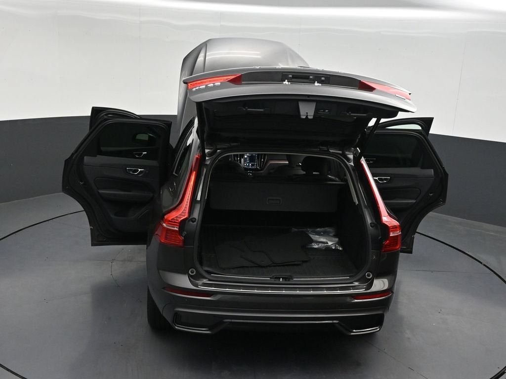 2024 Volvo XC60 Recharge Plug-In Hybrid T8 Plus Dark Theme