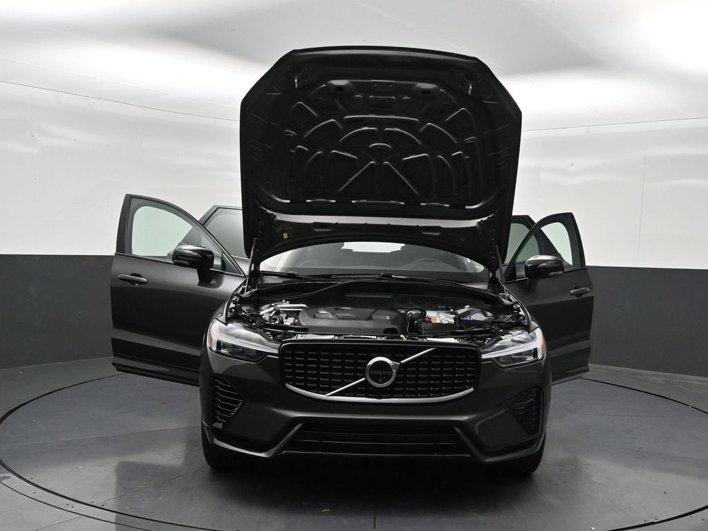 2024 Volvo XC60 Recharge Plug-In Hybrid T8 Plus Dark Theme