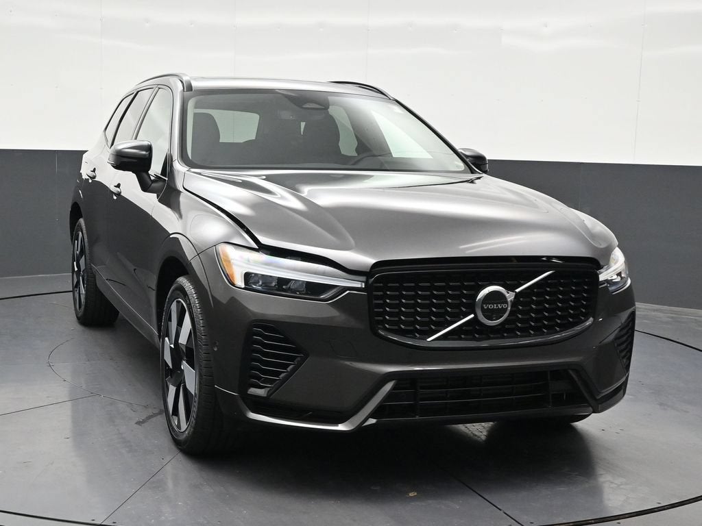 2024 Volvo XC60 Recharge Plug-In Hybrid T8 Plus Dark Theme