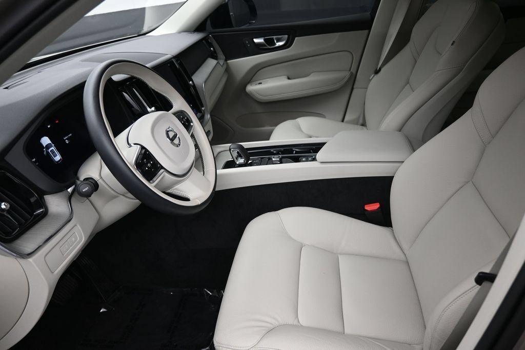 2024 Volvo XC60 Recharge Plug-In Hybrid T8 Plus Dark Theme