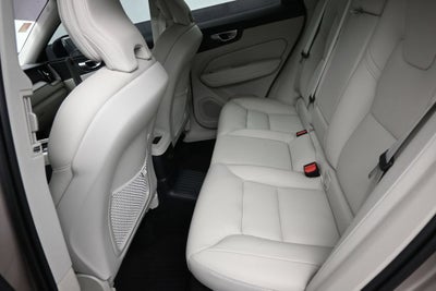 2024 Volvo XC60 Recharge Plug-In Hybrid T8 Plus Dark Theme
