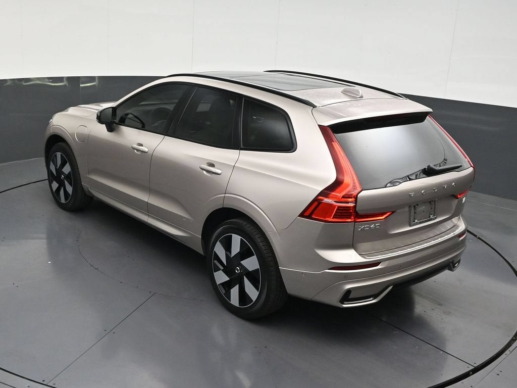 2024 Volvo XC60 Recharge Plug-In Hybrid T8 Plus Dark Theme