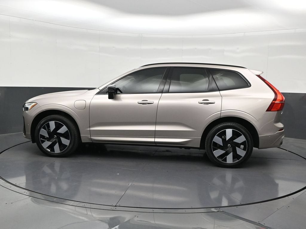 2024 Volvo XC60 Recharge Plug-In Hybrid T8 Plus Dark Theme