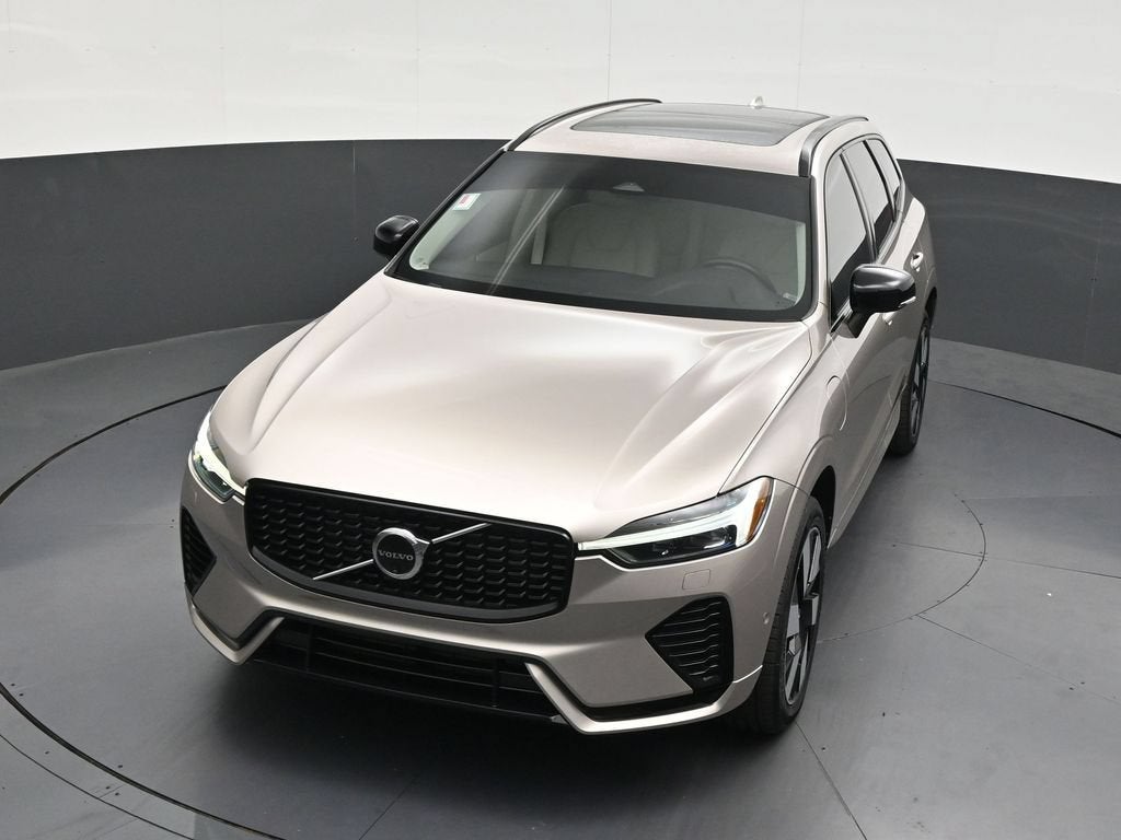 2024 Volvo XC60 Recharge Plug-In Hybrid T8 Plus Dark Theme