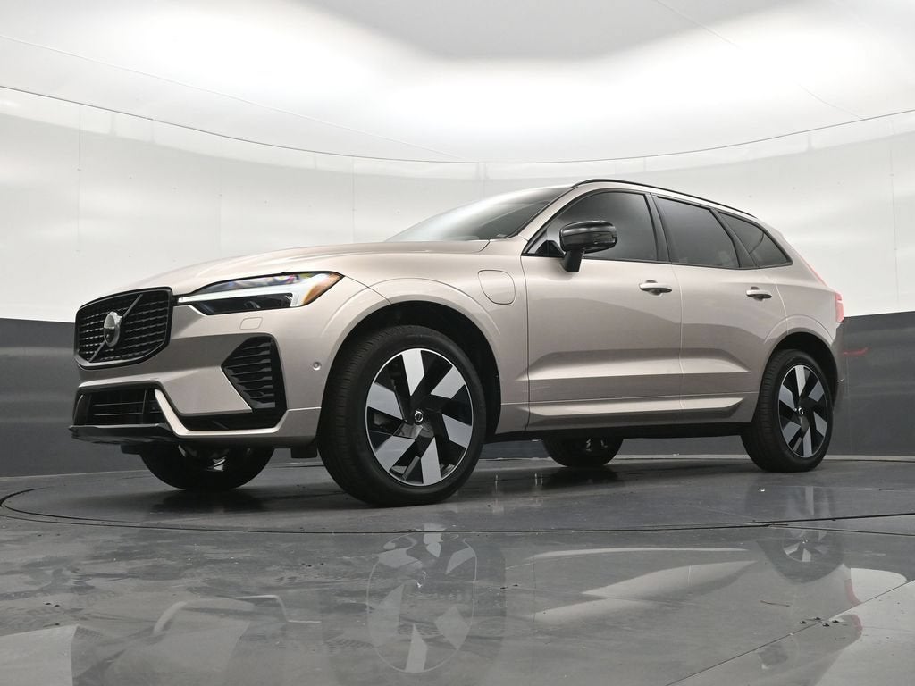 2024 Volvo XC60 Recharge Plug-In Hybrid T8 Plus Dark Theme