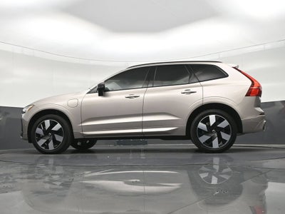 2024 Volvo XC60 Recharge Plug-In Hybrid T8 Plus Dark Theme