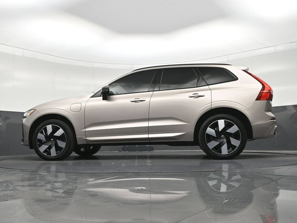 2024 Volvo XC60 Recharge Plug-In Hybrid T8 Plus Dark Theme