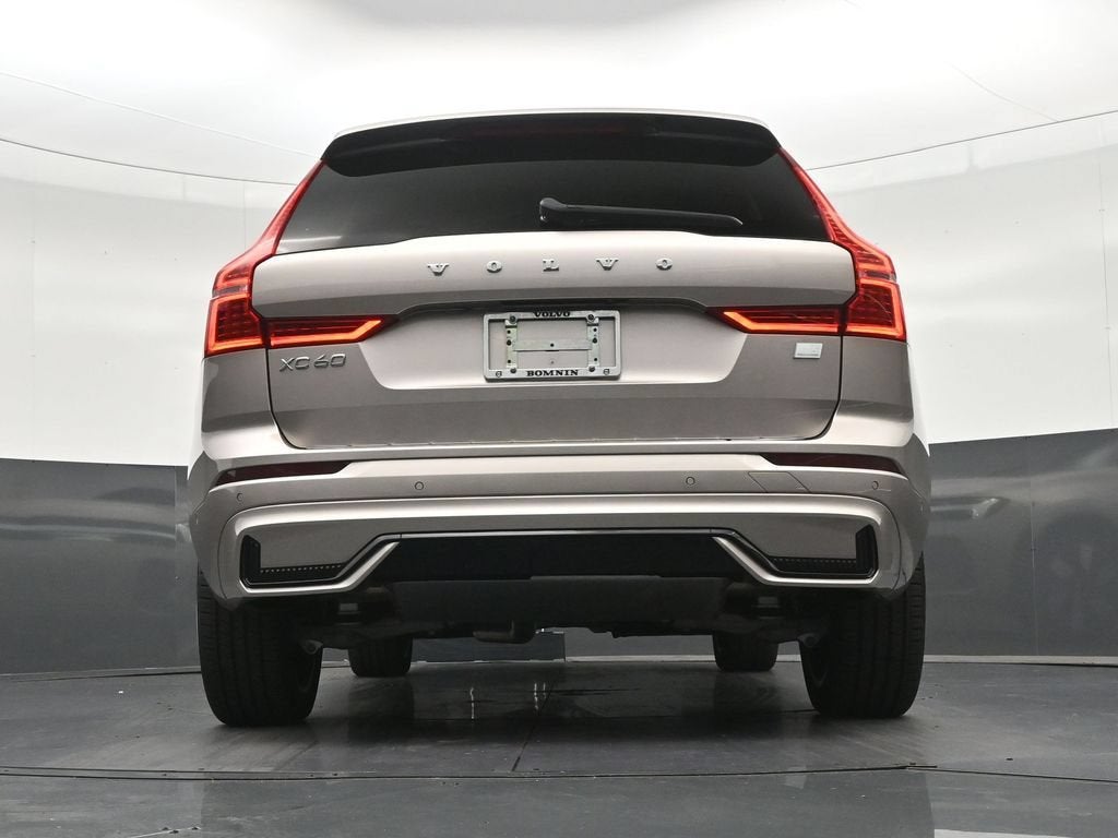 2024 Volvo XC60 Recharge Plug-In Hybrid T8 Plus Dark Theme