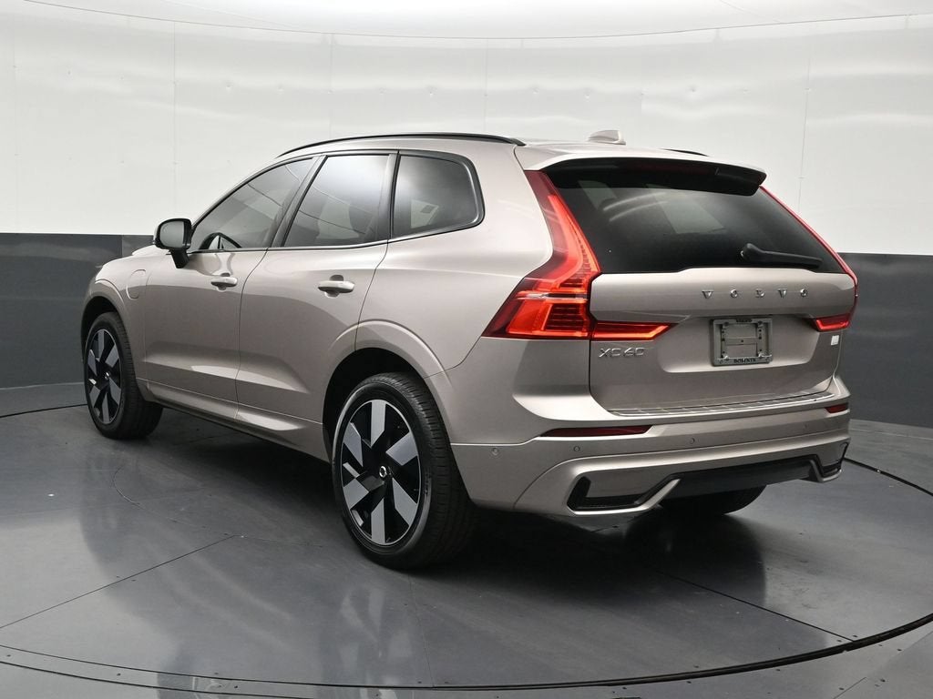 2024 Volvo XC60 Recharge Plug-In Hybrid T8 Plus Dark Theme